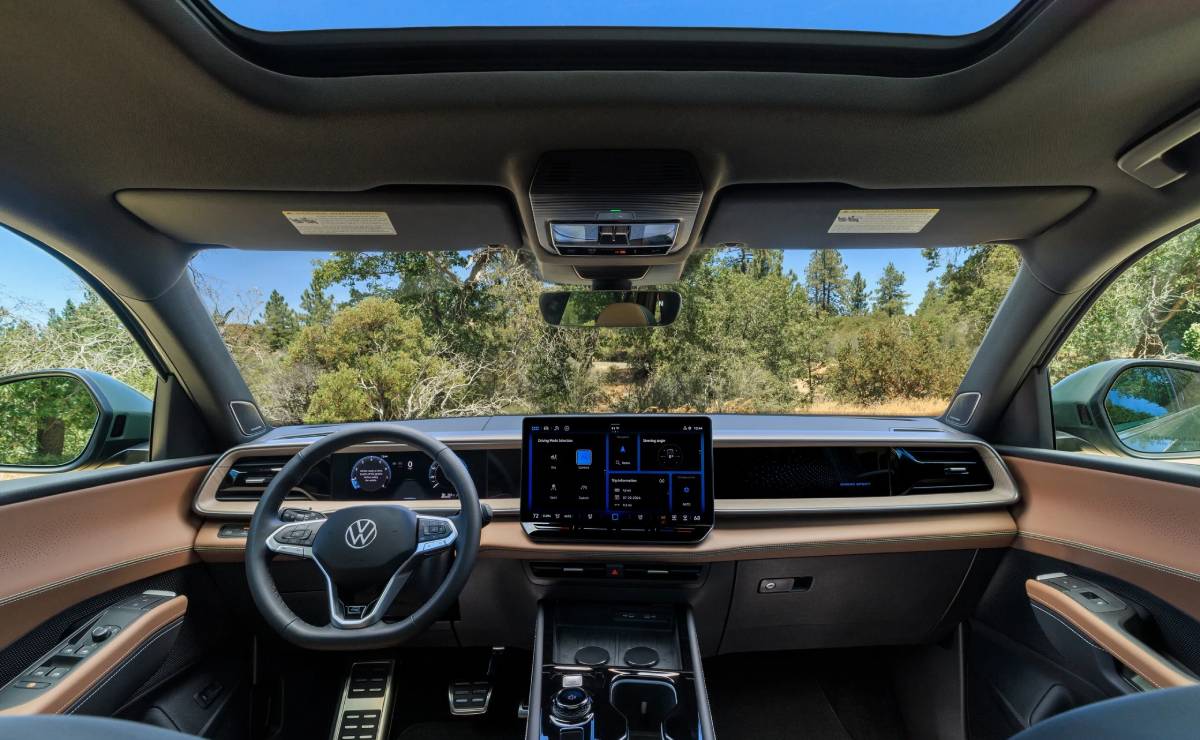 Volkswagen renovó su SUV de 282 CV: ahora tiene una pantalla de hasta 15 pulgadas 5 Volkswagen Atlas Cross Sport interior
