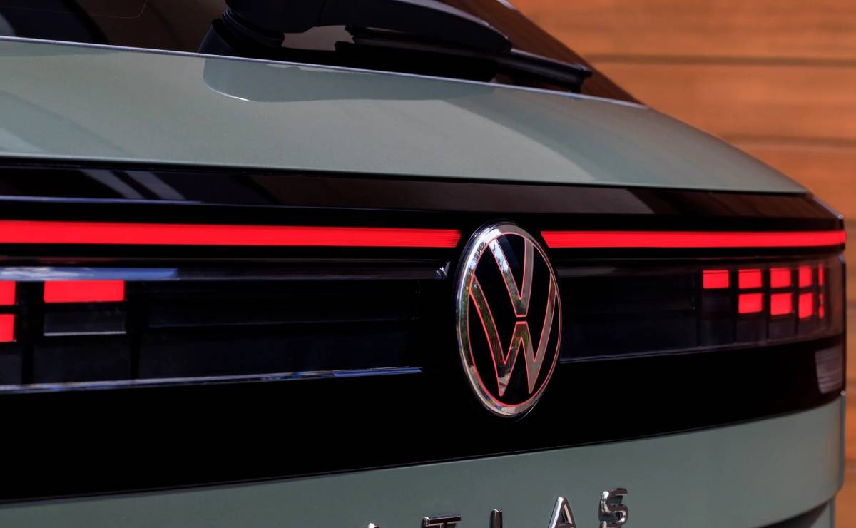 Volkswagen renovó su SUV de 282 CV: ahora tiene una pantalla de hasta 15 pulgadas 1 Volkswagen Atlas Cross Sport teaser