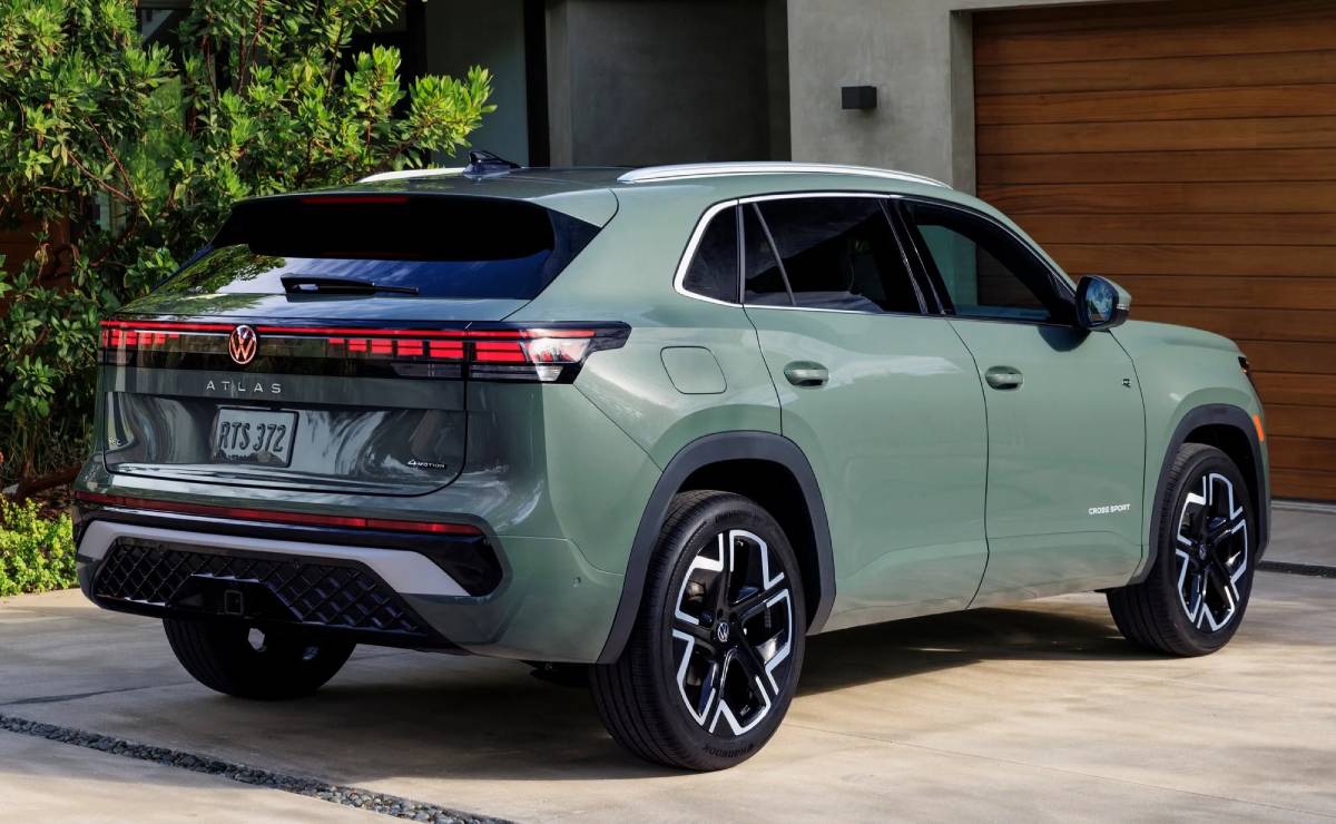 Volkswagen renovó su SUV de 282 CV: ahora tiene una pantalla de hasta 15 pulgadas 7 Volkswagen Atlas Cross Sport trasera