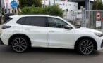 Volkswagen Tiguan R 2027 visto de perfil, mostrando su diseño deportivo