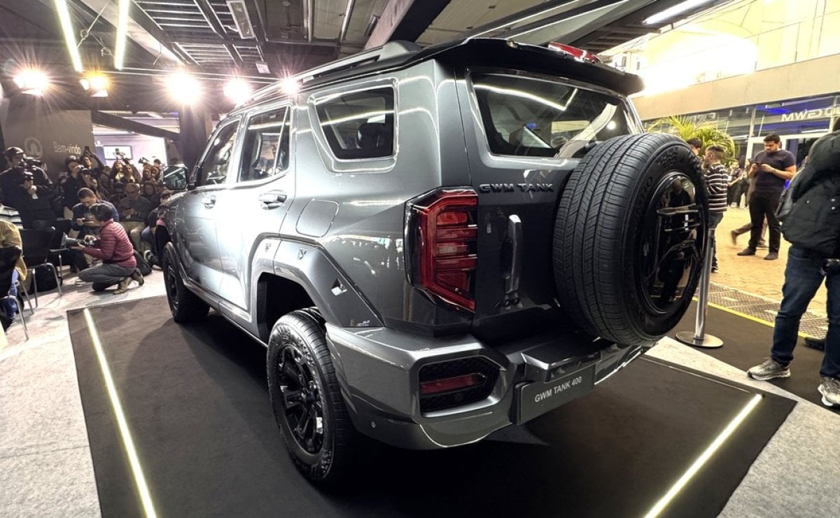 Llegó a la región un SUV híbrido enchufable de 421 CV que apunta al Toyota SW 5 gwm tank 400 suv4