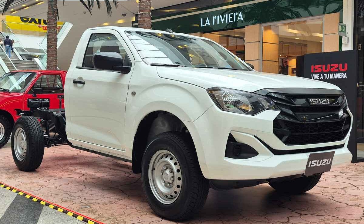 isuzu pick up2