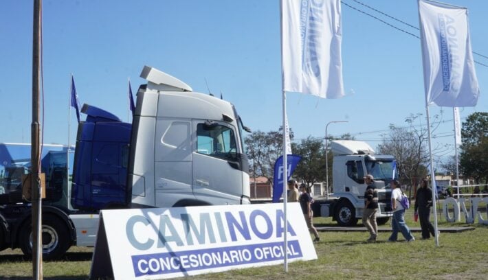 Volvo y Caminoa presentaron dos camiones