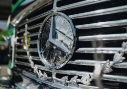 Mercedes-Benz Camiones y Buses celebra dos hitos