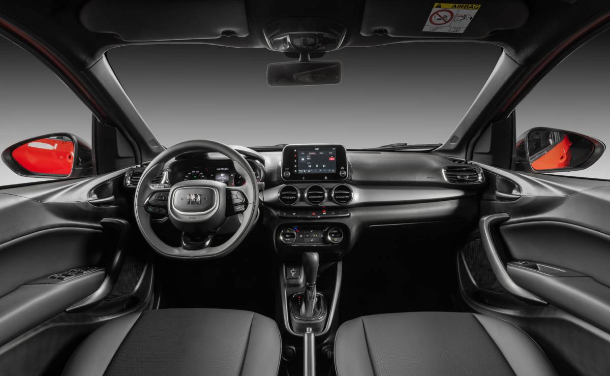 Fiat superó las 700.000 unidades vendidas del Argo: ¿qué tiene el rival del Chevrolet Onix? 3 Fiat Argo interior