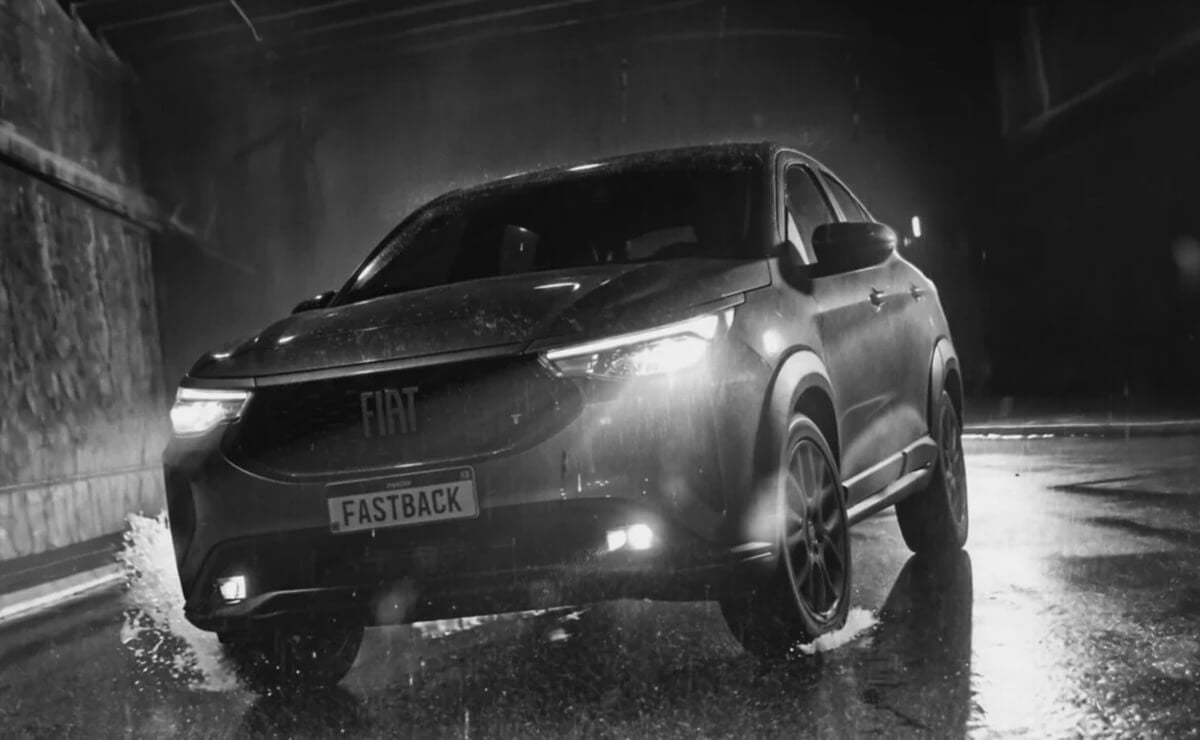 Fiat presentó el Fastback, pero no de cualquier manera: así lo transforma como nunca antes 2 Fiat Fastback Impetus frontal