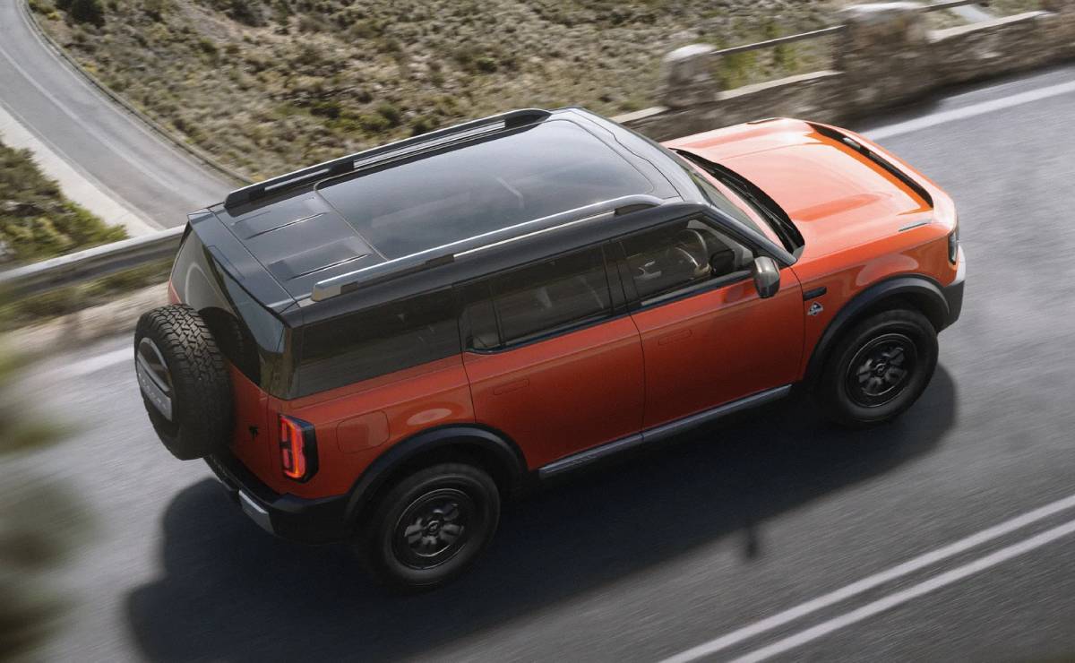 Ford Bronco Basecamp accion 1
