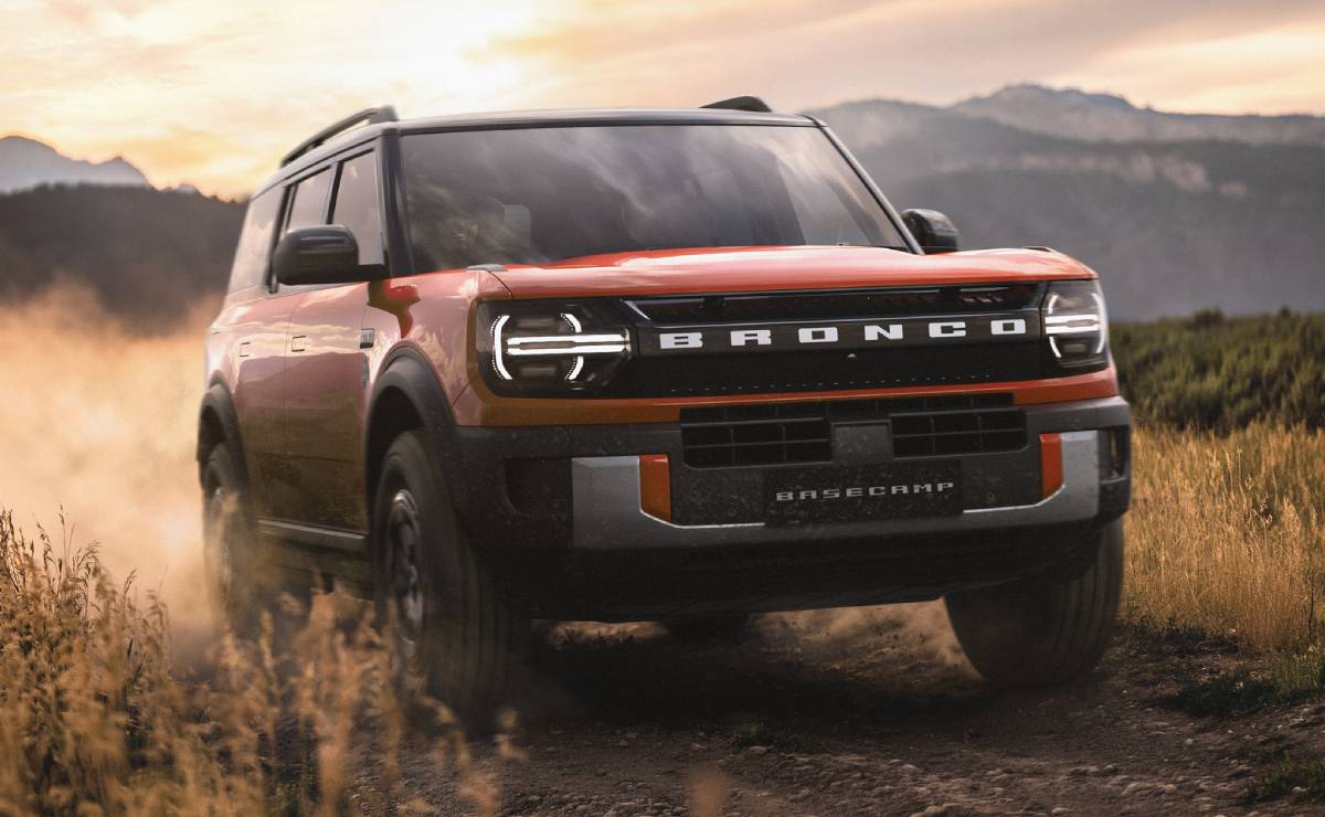 Ford Bronco Basecamp accion