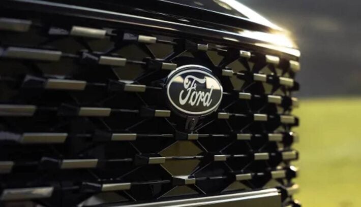 Ford Taurus 2026 teaser