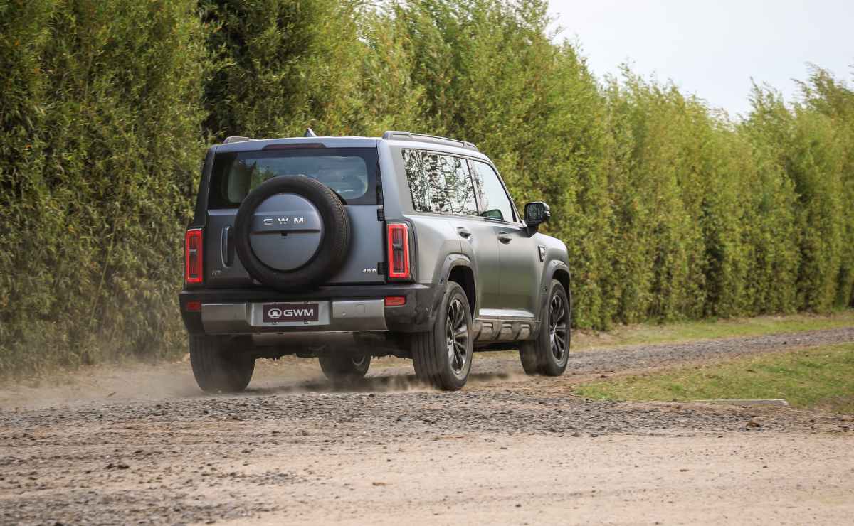 Llegó un nuevo SUV chino con 243 CV, versión 4x4 y auxilio homogéneo, ¿cuánto cuesta? 3 Haval H7 SUV 2