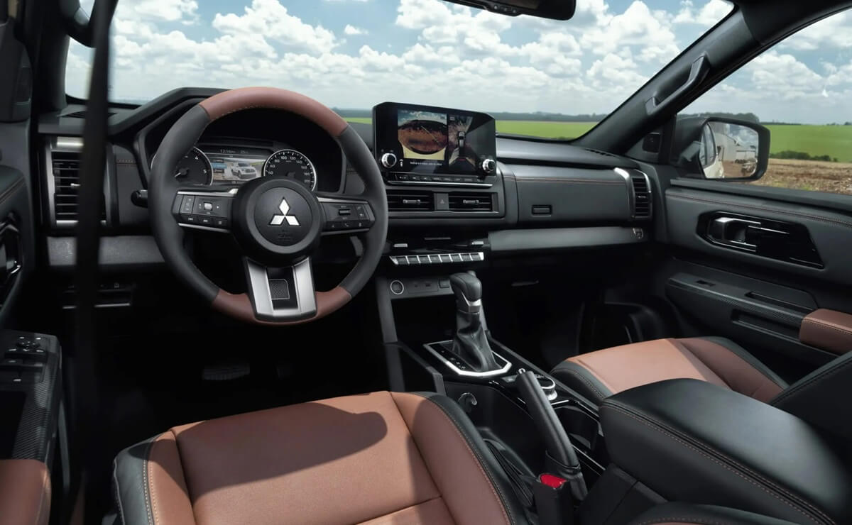 Interior Mitsubishi Pajero o Montero