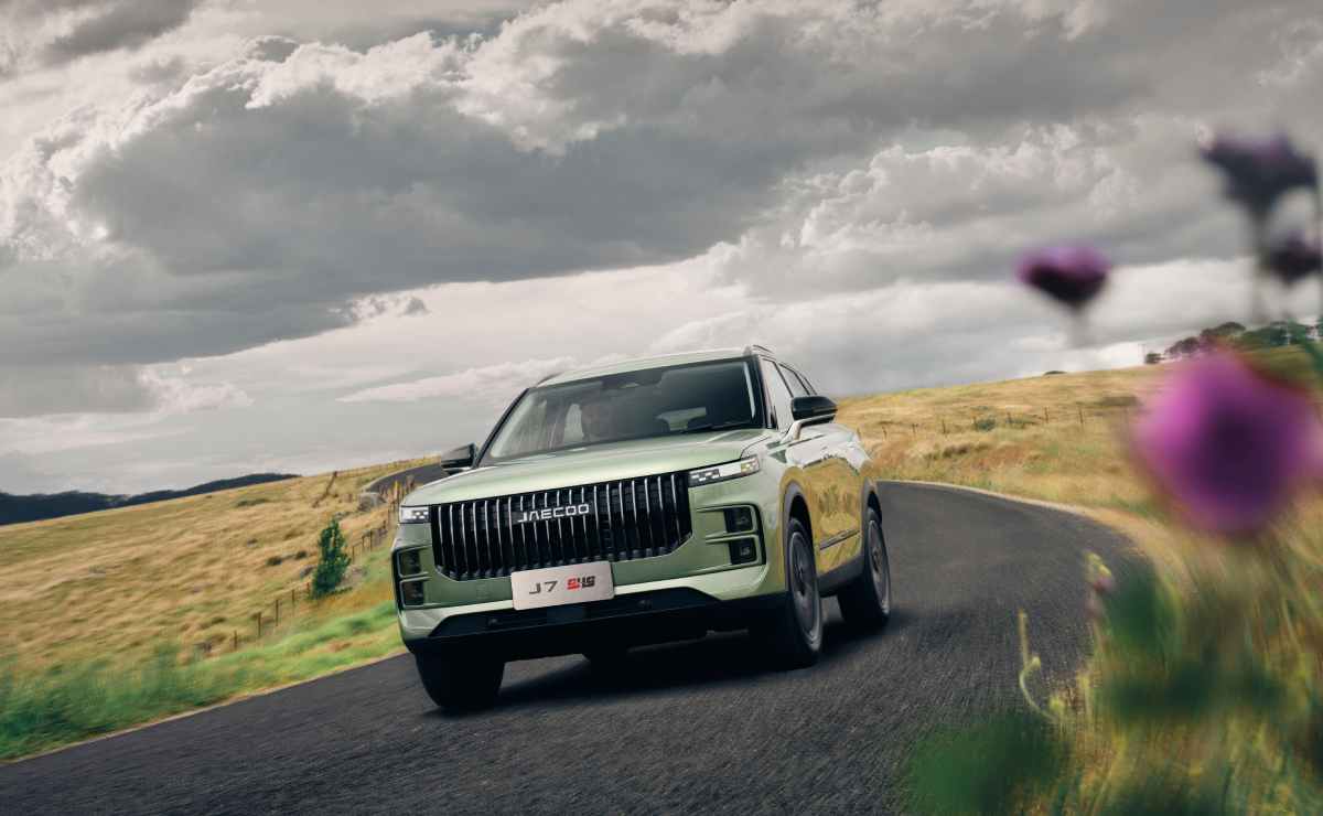 Hasta 350 CV y 1.200 km de autonomía declarada: se actualizó un SUV mediano 6 Jaecoo J7 SUV 1