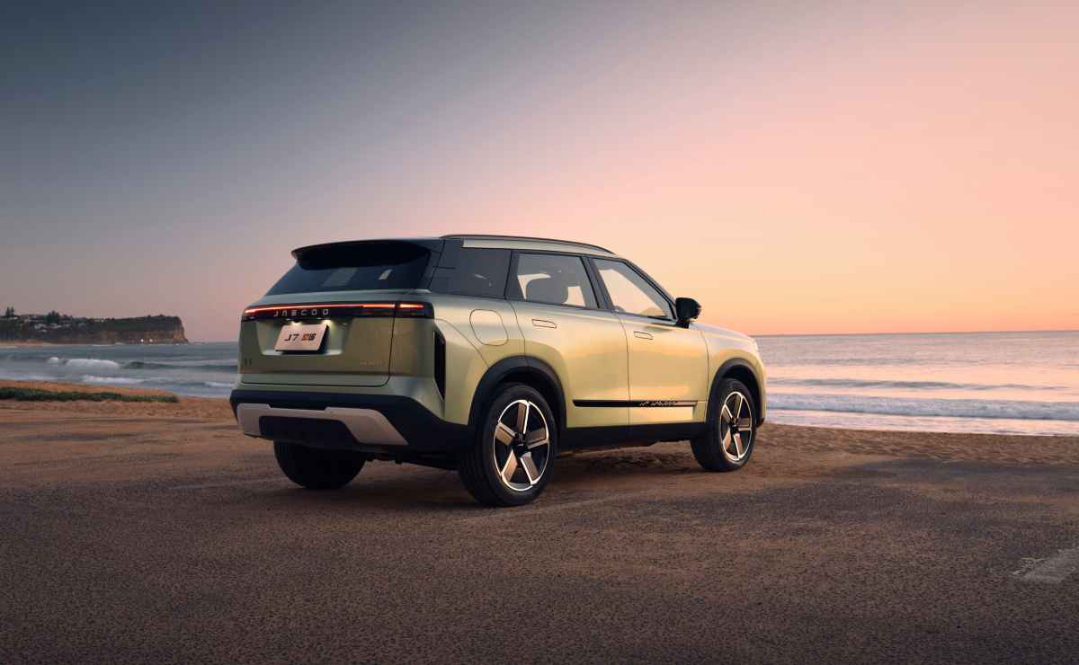 Hasta 350 CV y 1.200 km de autonomía declarada: se actualizó un SUV mediano 3 Jaecoo J7 SUV 4