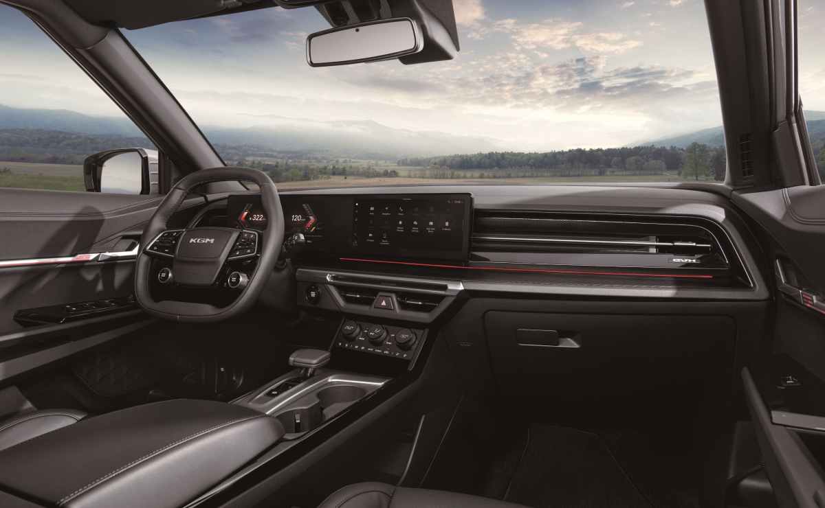 KGM Torres SUV 1