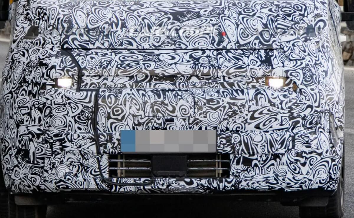 Kia presentó la nueva PV7, la van