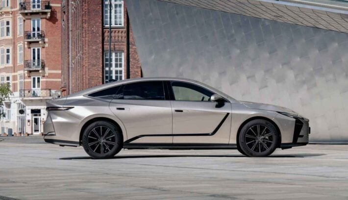 Lexus ES 2026 sedan (3)