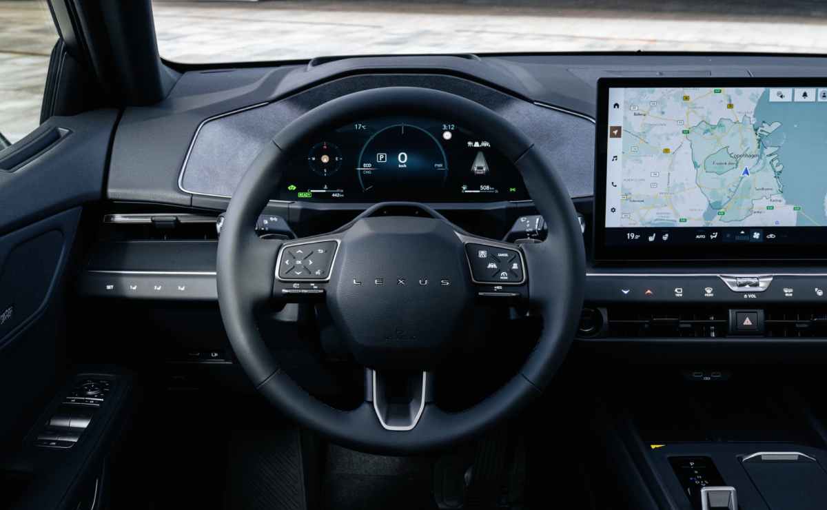 Lexus ES Sedan