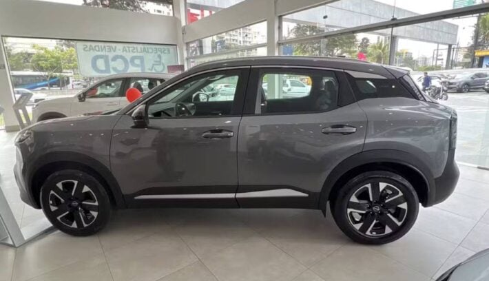 Nissan Kicks Advance perfil
