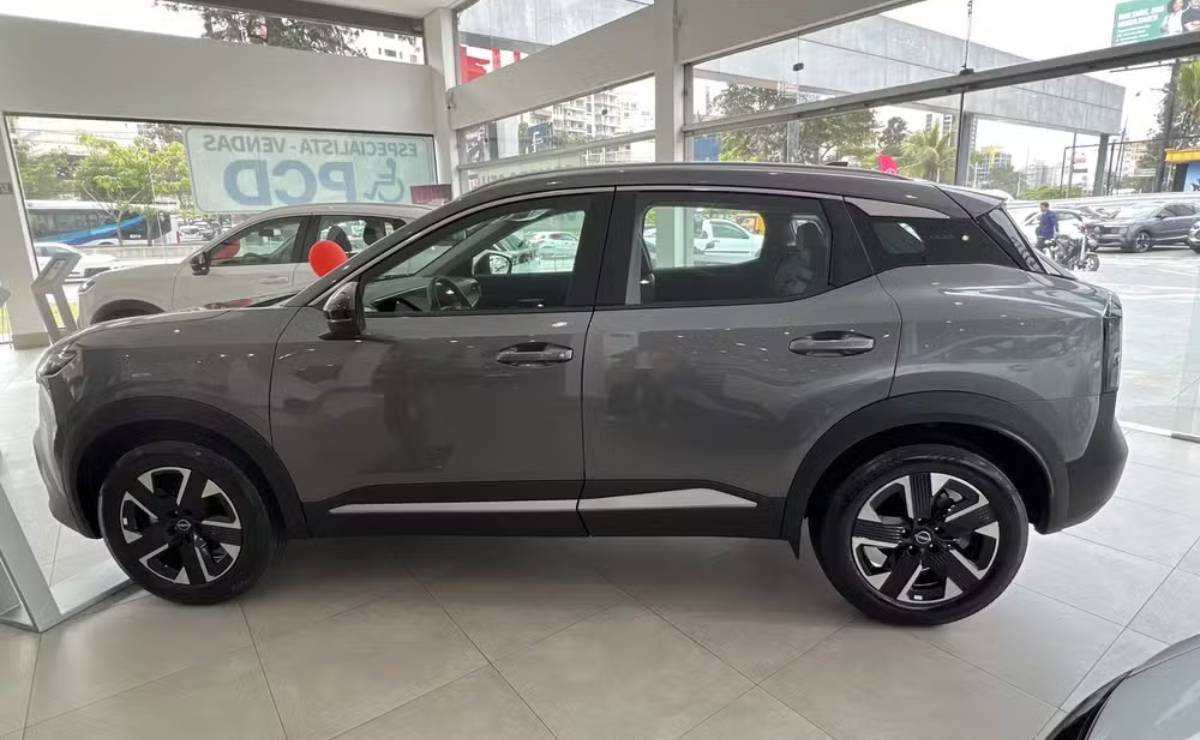 Nissan Kicks Advance perfil