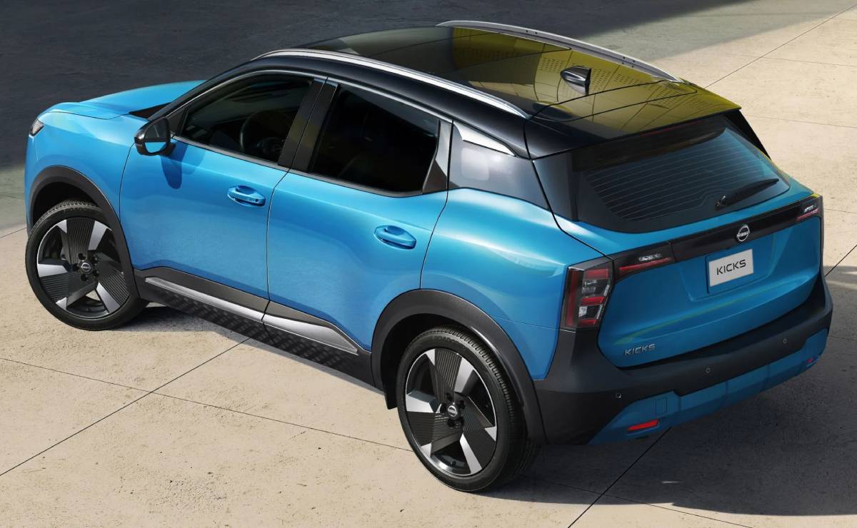 Nissan Kicks Hibrido trasera