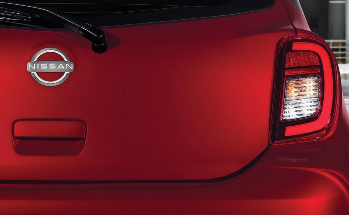Nissan bajó de precio su auto más barato: motor 1.6 y buen nivel de seguridad 1 Nissan March teaser
