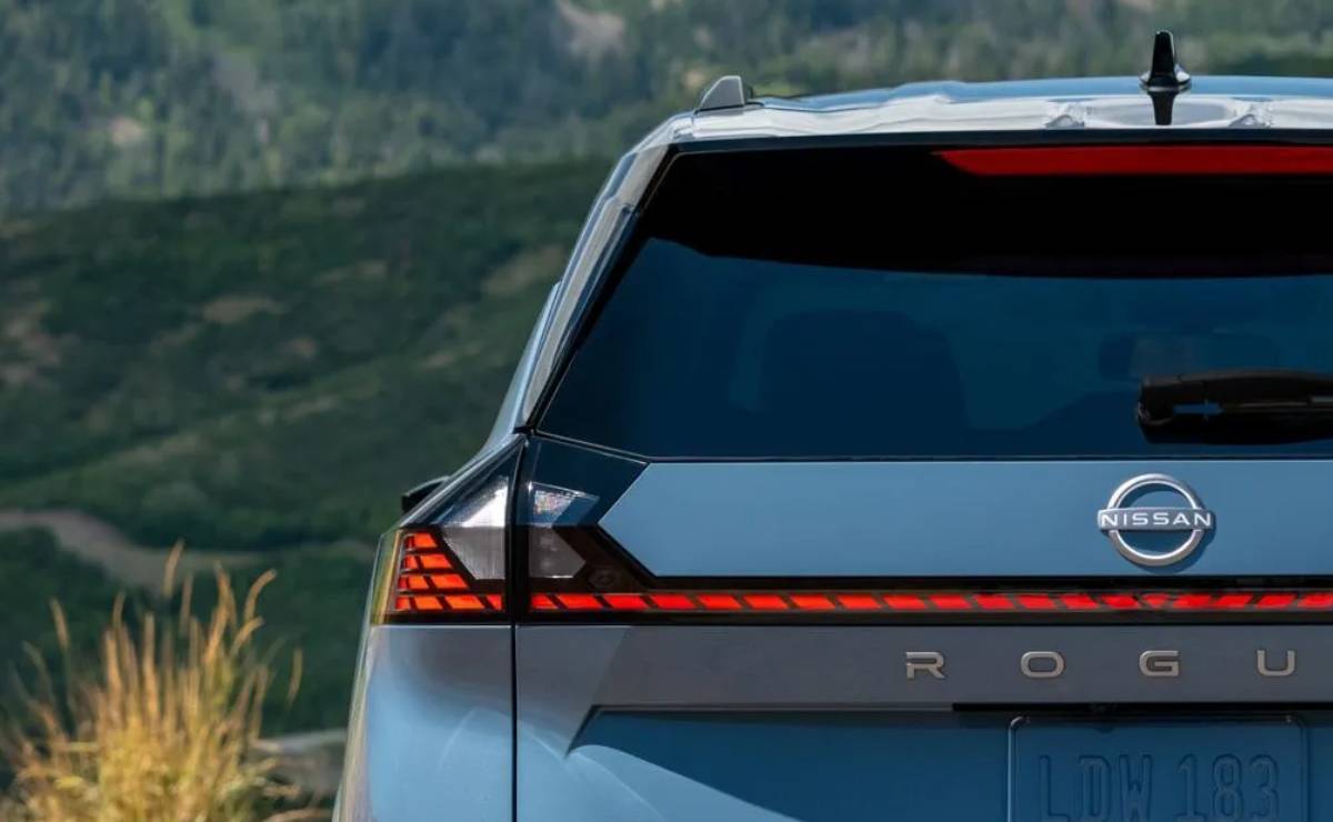 Nissan Rogue Hybrid 2027 teaser