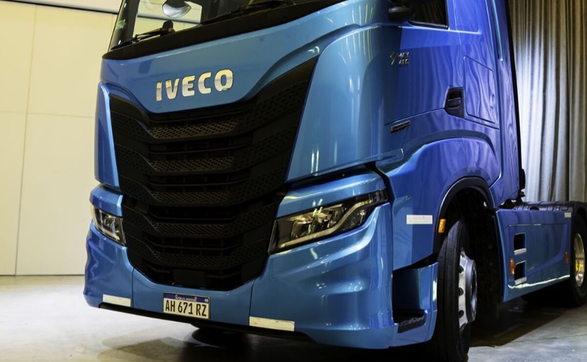 La nueva generación de camiones llega a la escuela de conductores de FADEEAC de la mano de IVECO 2 Nueva generacion Iveco