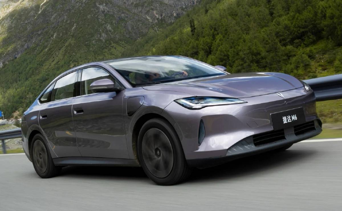 No es Volkswagen: el nuevo sedán eléctrico con 194 HP y hasta 555 km de autonomía 3 Nuevo sedan Jetta M6 accion