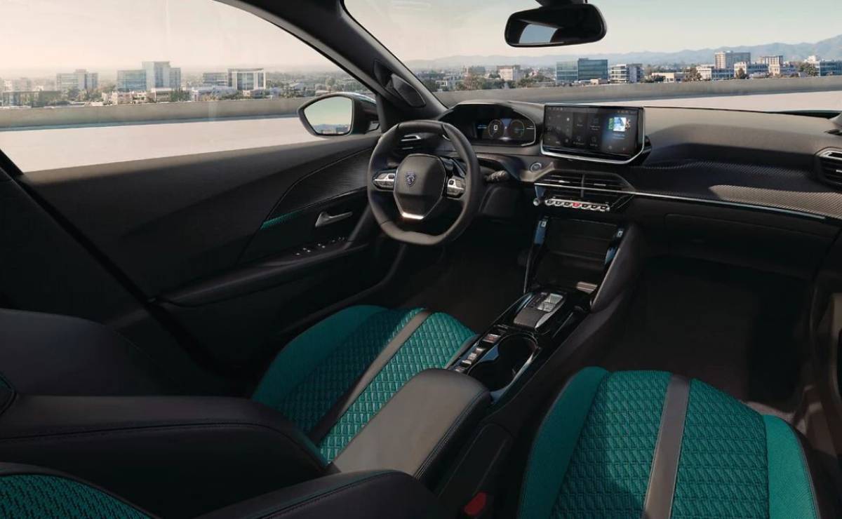 Peugeot 208 ENVY interior