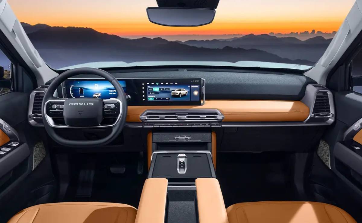 Pick up Maxus Interstellar X diesel interior
