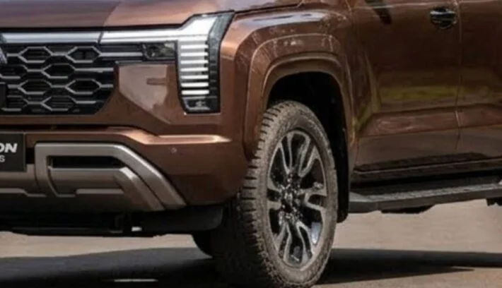 Pick up Mitsubishi Triton 2027 teaser