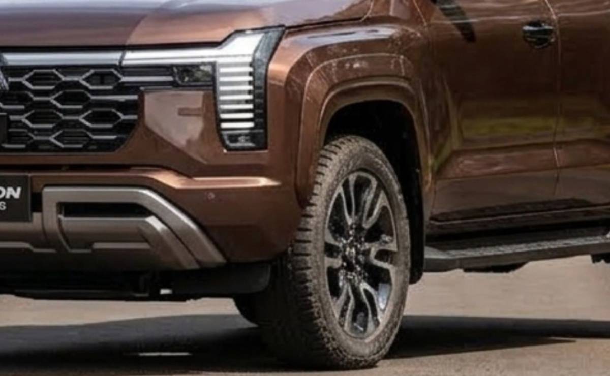 Pick up Mitsubishi Triton 2027 teaser