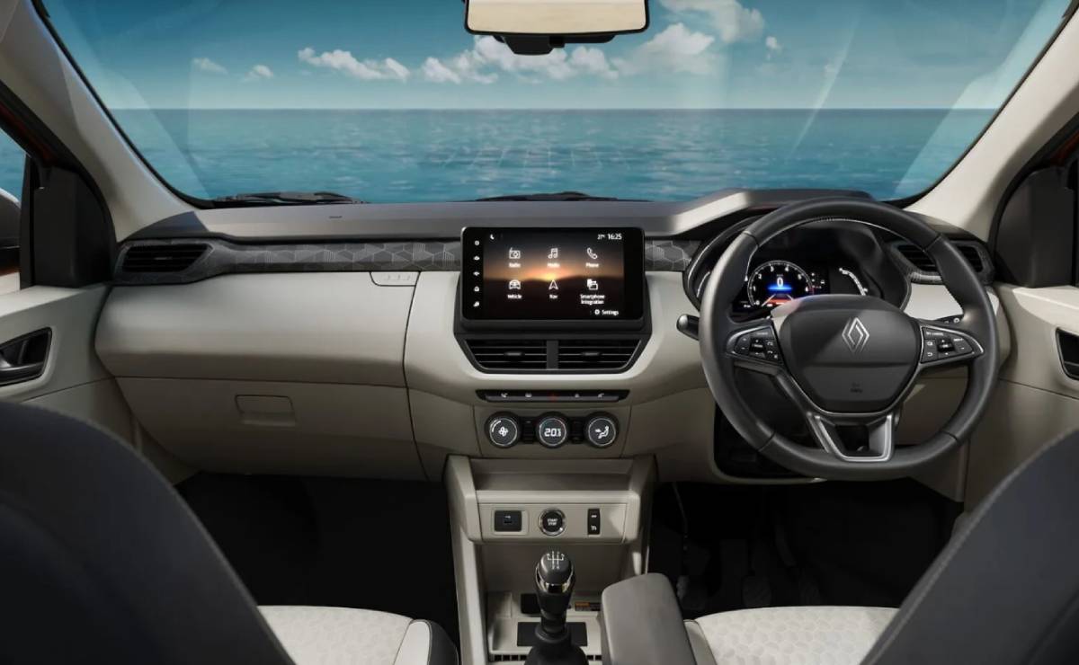 Más barato que Duster: el nuevo SUV de Renault con motor turbo y siete asientos 7 Renault Triber Turbo interior
