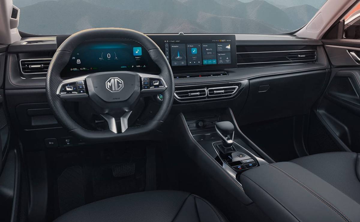 Llega a la región un nuevo SUV híbrido con 225 HP para competir contra Territory y Corolla Cross 7 SUV MG HS interior