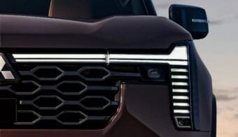 SUV Mitsubishi Pajero teaser