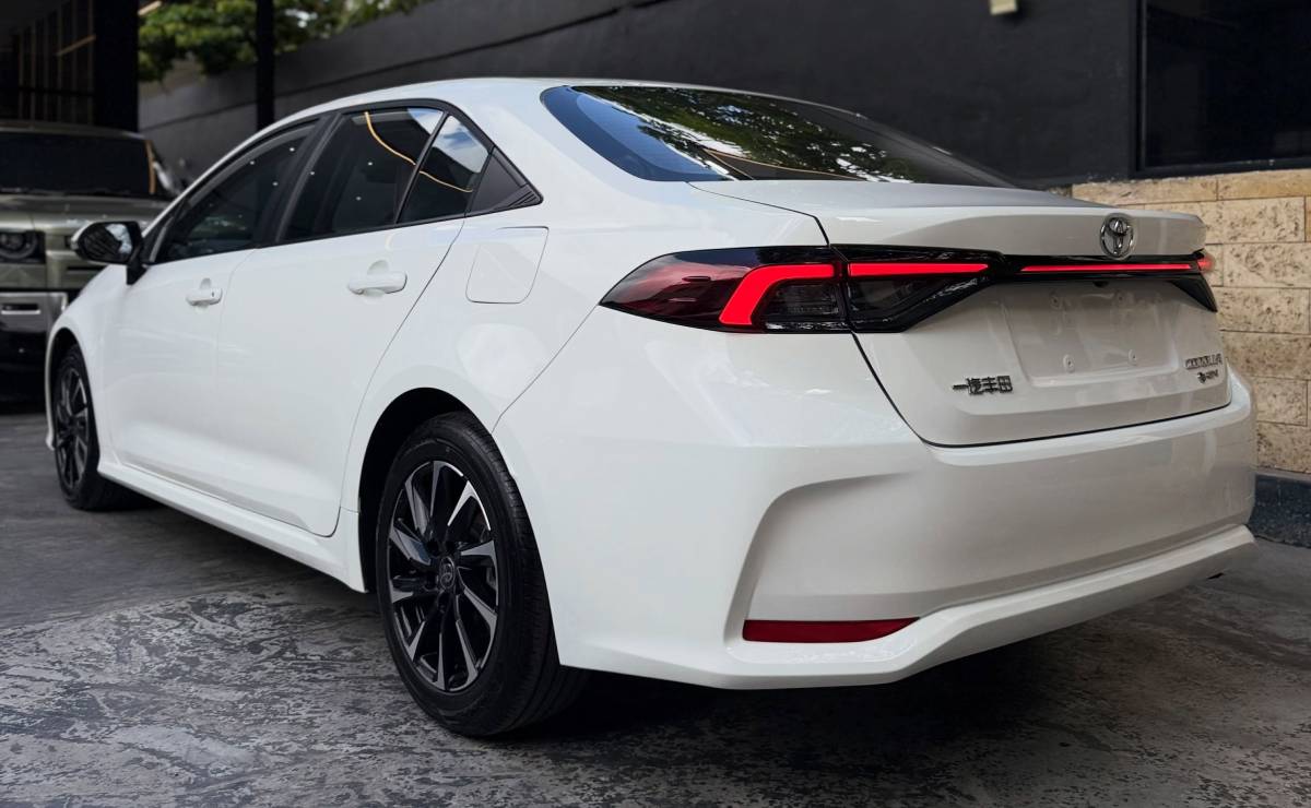 Toyota Corolla 2026 trasera 2
