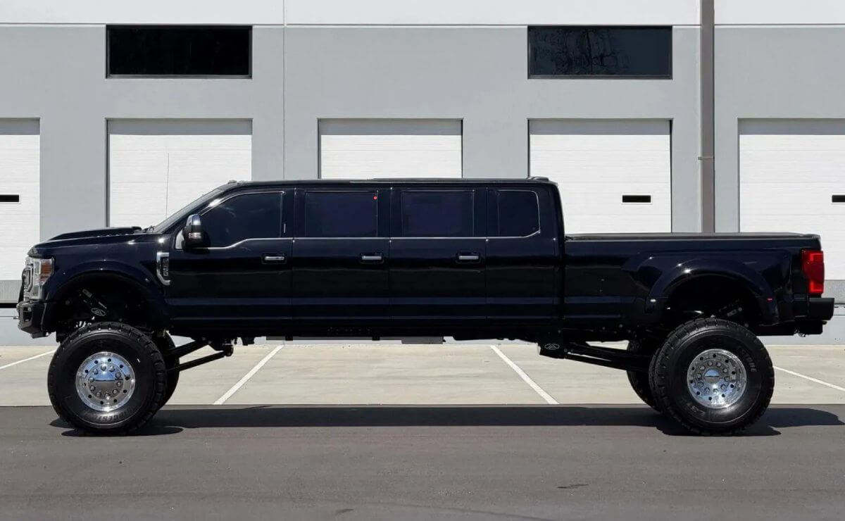 Una Ford F 450 Platinum