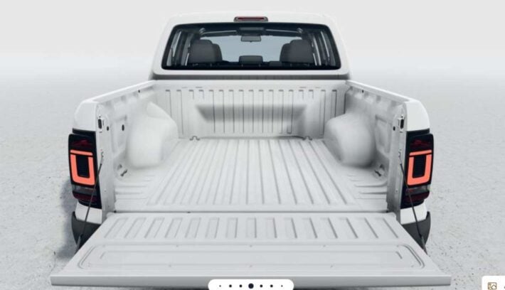 Volkswagen Amarok Trendline 4x2 (2)
