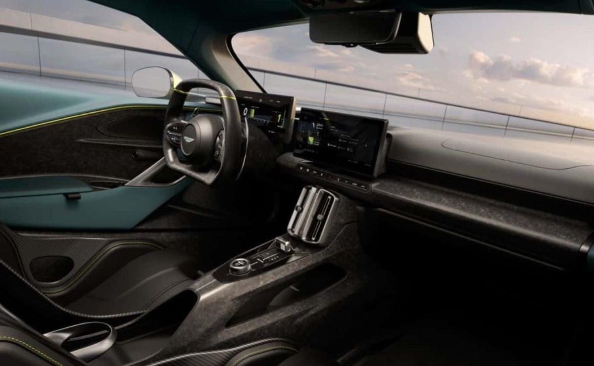 aston martin valhalla 1 065 hp y v8 bitu 2
