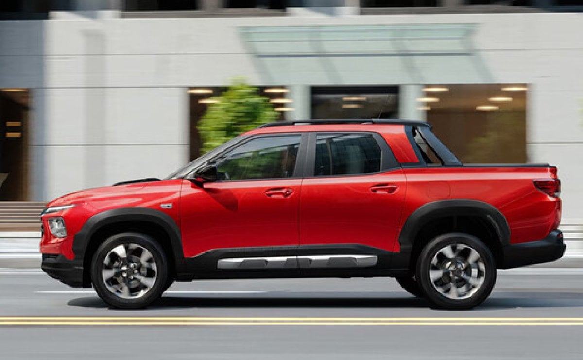 La pick up compacta con motor turbo que carga 600 kg y está basada en un SUV 1 chevrolet montana pick up2
