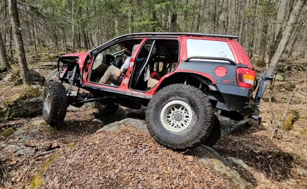 V8 Jeep Grand Cherokee WJ On 1-Tons, Coilovers