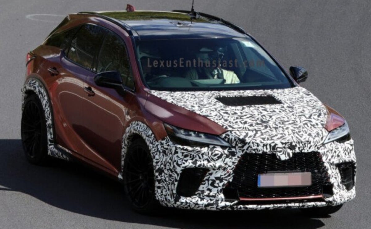 El nuevo Lexus RX más radical se mostró en fotos espía con detalles renovados de exterior e interior 1 El nuevo Lexus RX más radical se mostró en fotos espía con detalles renovados de exterior