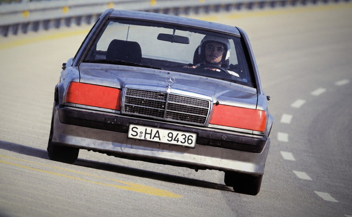 Mercedes 190E 2.3-16: 50.000 km a 247,94 km/h durante 8 días y solo paró para cargar nafta