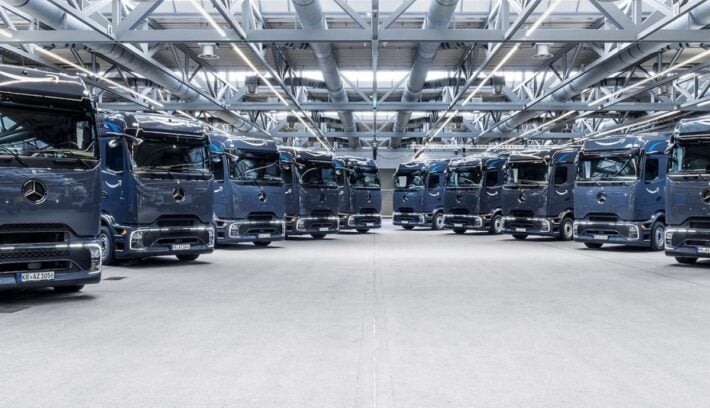 Amazon recibirá más de 50 Mercedes-Benz