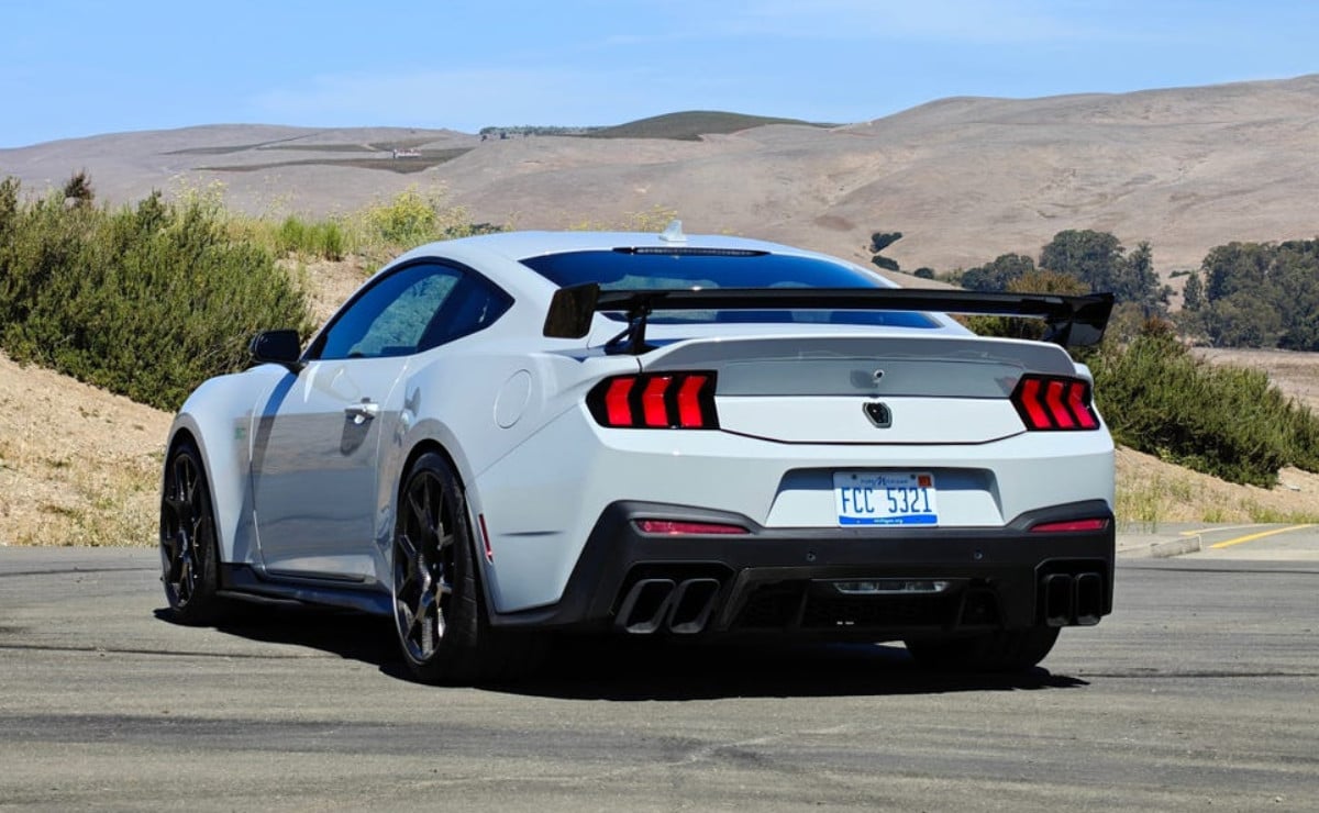 mustang dark horse sc 795 cv 0 a 100 en 1 3