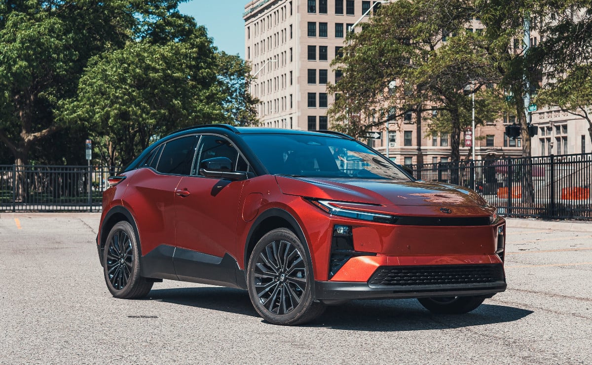 toyota c hr el ctrico llama a revisi n m 1