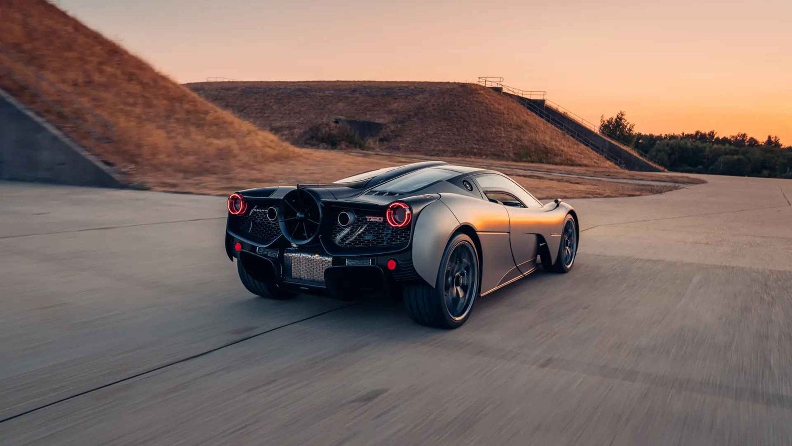 Un Gordon Murray T.50 2024 casi sin uso podría superar los 6 millones de dólares en subasta 5 un gordon murray t 50 2024 casi sin uso 1 2
