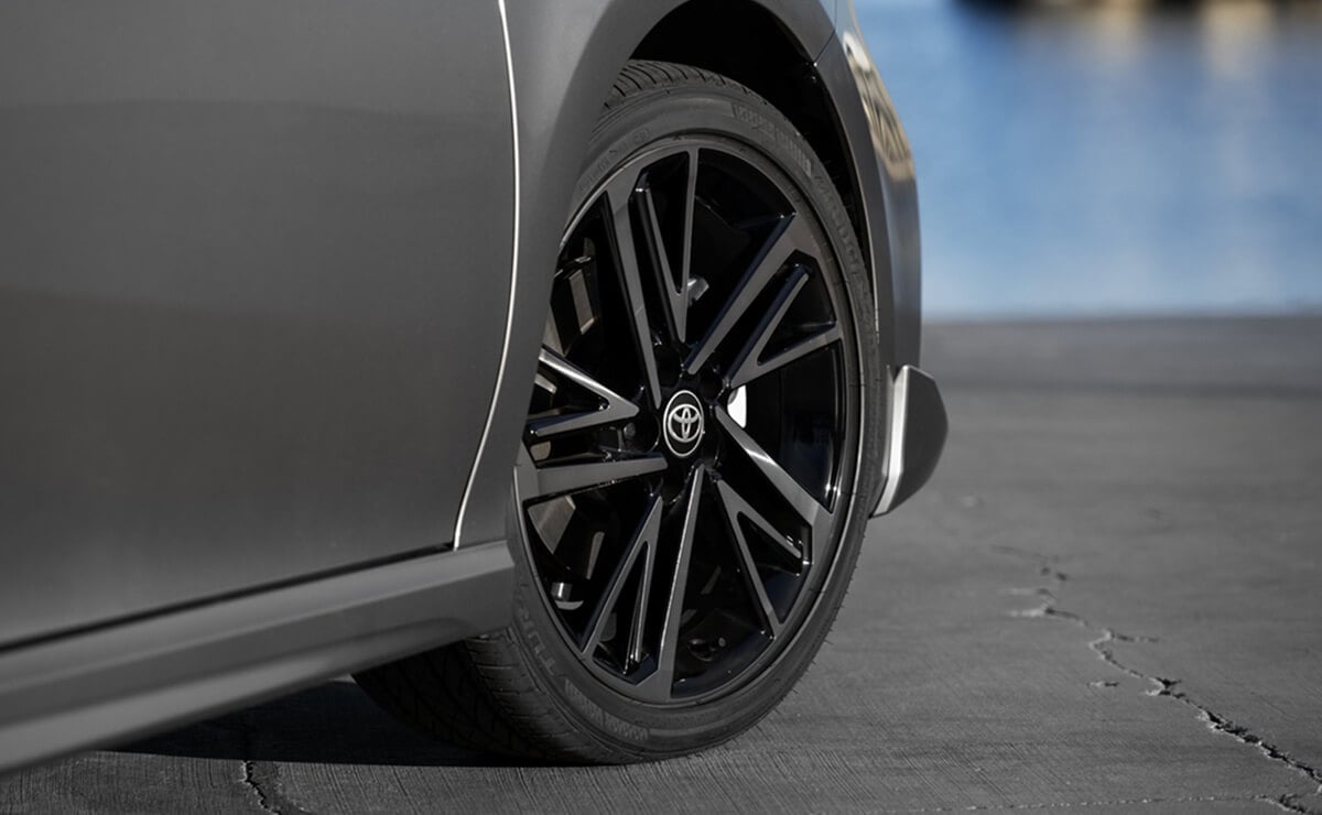 Menos de 29900 dólares: Toyota lanza un sedán arriba de Corolla que consume 4.6 litros cada 100 km 1 Toyota lanzó el nuevo Camry