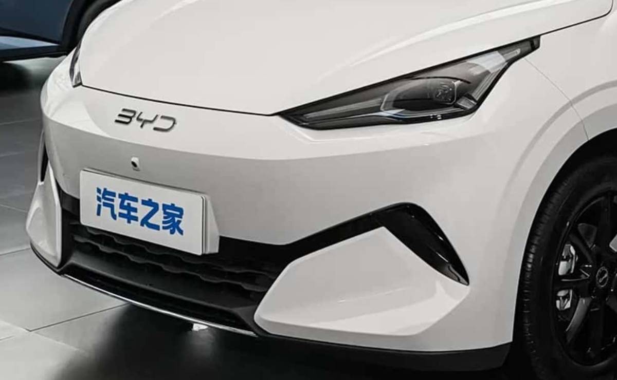 BYD Dolphin Mini 2028 teaser