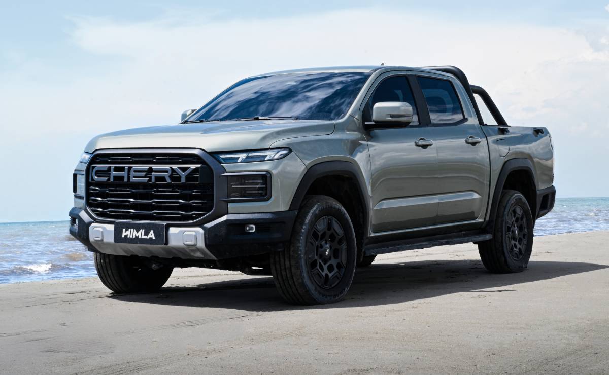 Desde USD 32.500: se lanzó una nueva pick up con precio competitivo y motor turbodiésel que compite contra Toyota Hilux 5 Chery Himla frente